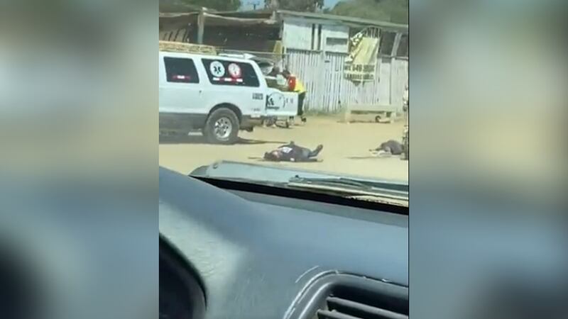 Redes sociales mostraron el fuerte tiroteo en la zona llena de vehículos tipo “razer” y, al...